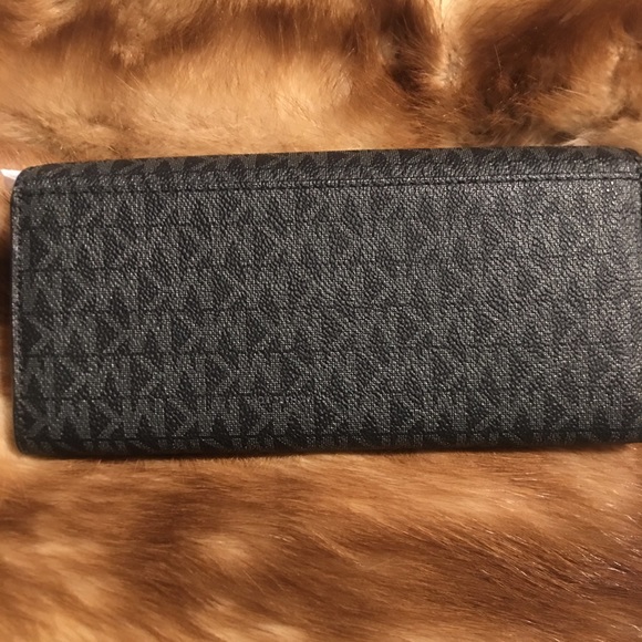 🆕💜Michael Kors Signature Black and Gray Wallet💜 - Picture 5 of 5